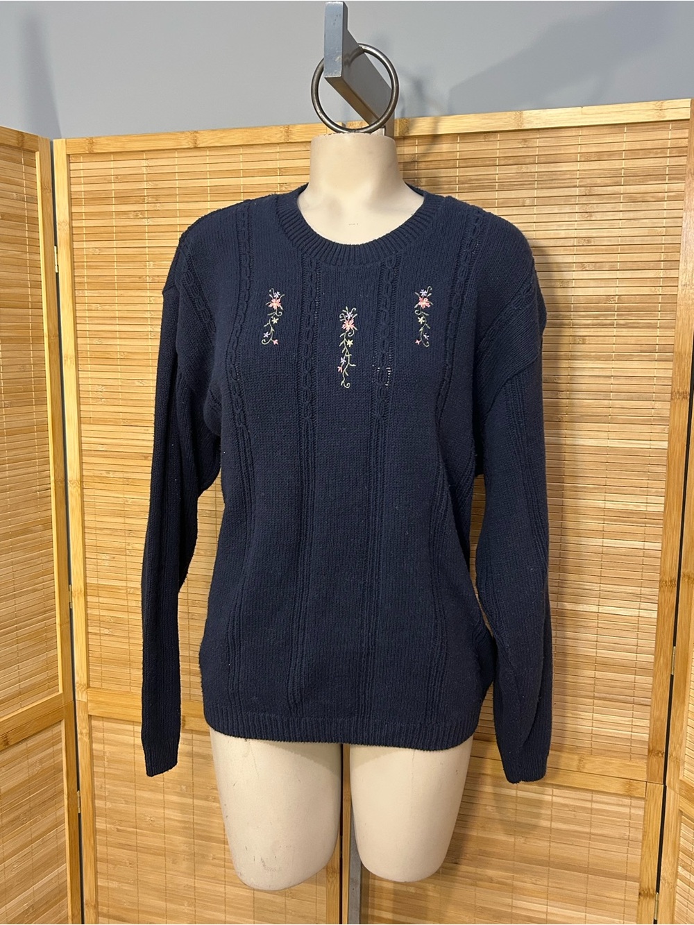 Northern Reflections vintage navy blue long sleeve floral sweater woman’s medium